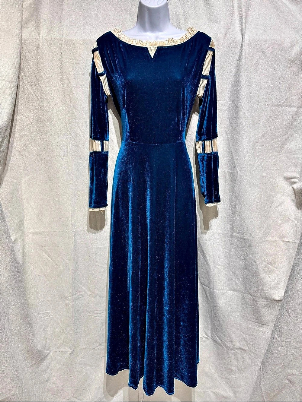 Teal Velvet Renaissance Festival Costume Long Dress Royal Princess Medieval Wome